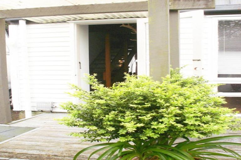Photo of property in 26a Ranelagh Street, Karori, Wellington, 6012