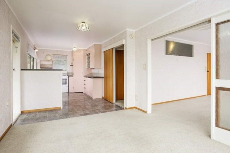Photo of property in 41 Miltonia Avenue, Te Atatu South, Auckland, 0610