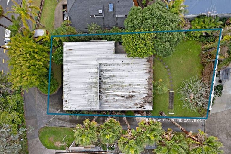 Photo of property in 6 The Esplanade, Castor Bay, Auckland, 0620