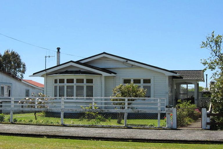 Photo of property in 11 Gladstone Street, Westport, 7825