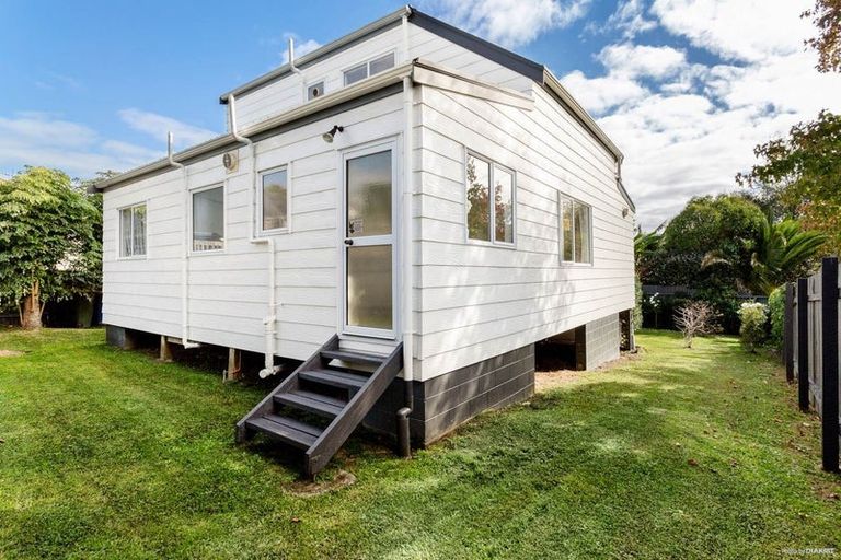 Photo of property in 2/12 Taynith Place, Glenfield, Auckland, 0629