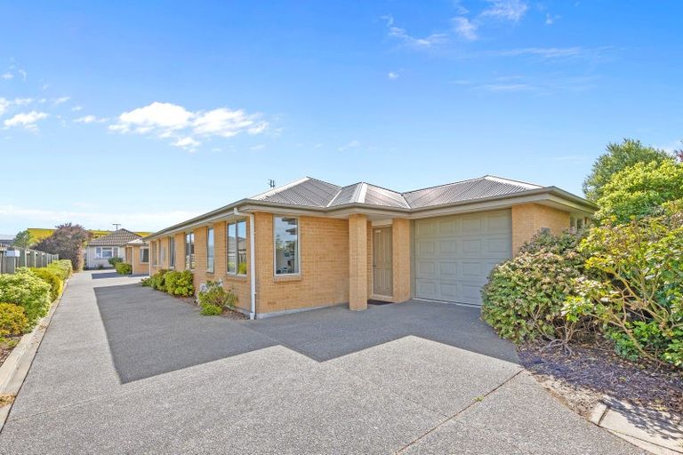 Photo of property in 2/160 Breezes Road, Aranui, Christchurch, 8061