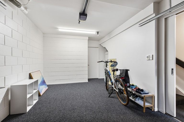 Photo of property in Pirie Street Townhouses, 19/35u Pirie Street, Mount Victoria, Wellington, 6011