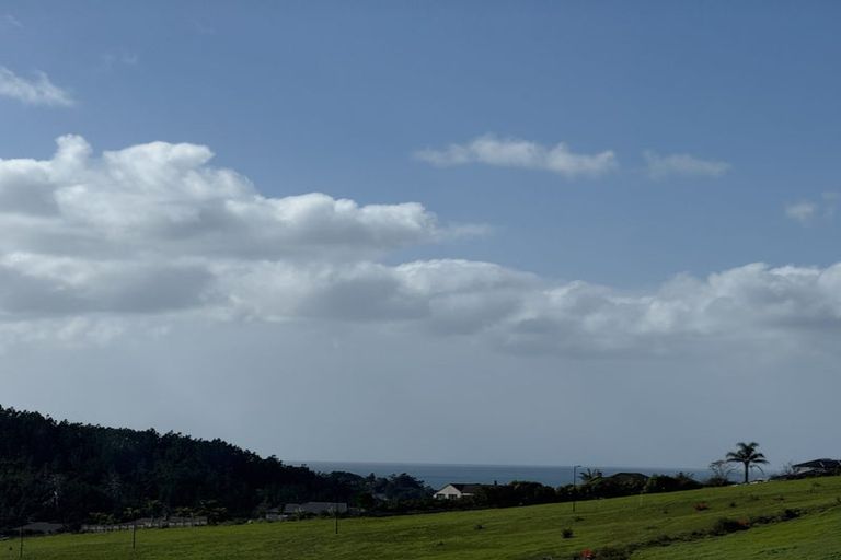 Photo of property in 17 Sunnyheights Road, Orewa, 0931