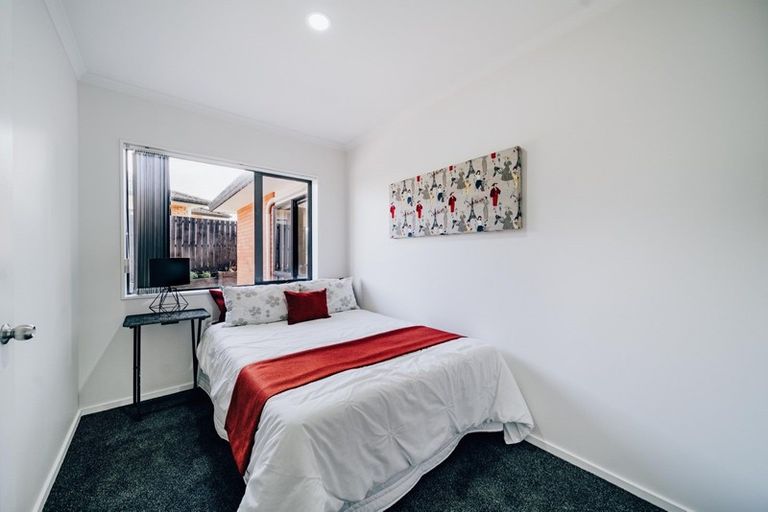 Photo of property in 4 Eloise Place, Clendon Park, Auckland, 2103