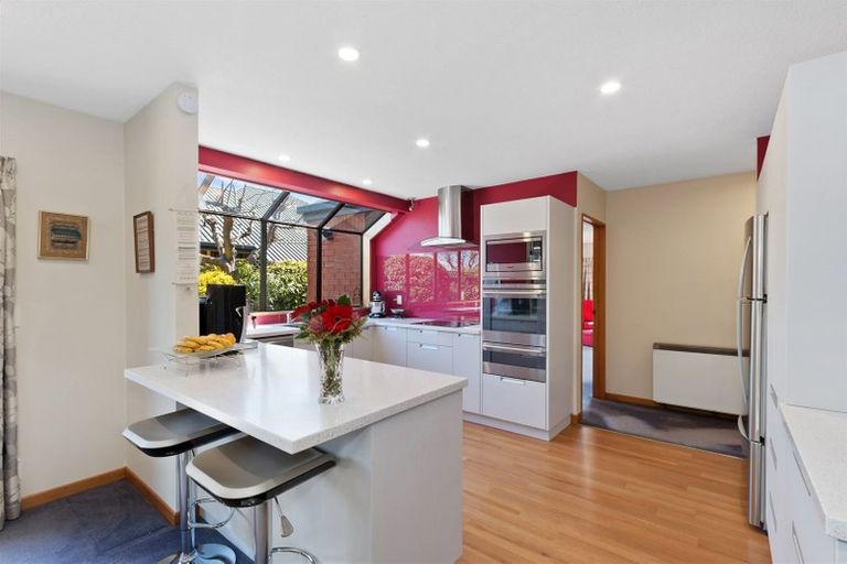 Photo of property in 24 Inglewood Place, Avonhead, Christchurch, 8042