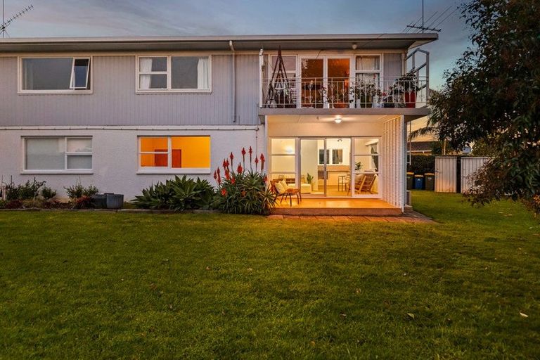 Photo of property in 3/133 Shakespeare Road, Milford, Auckland, 0620
