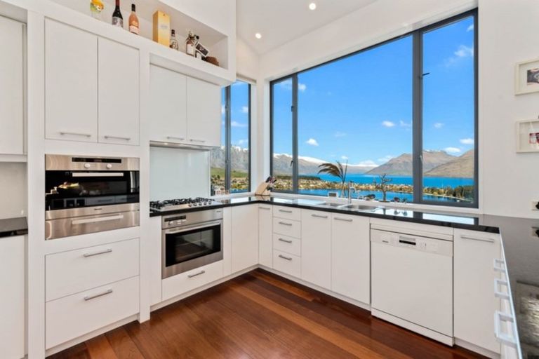 Photo of property in 20 Peregrine Place, Queenstown, 9300