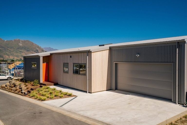 Photo of property in 44 Farrant Drive, Wanaka, 9305