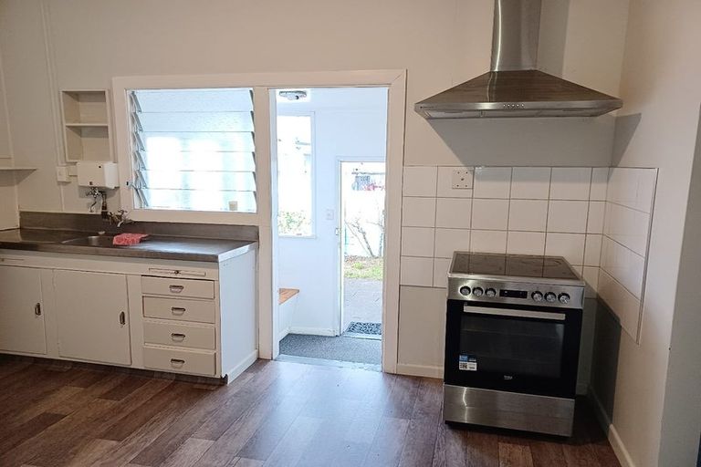 Photo of property in 94 Kauri Street, Miramar, Wellington, 6022