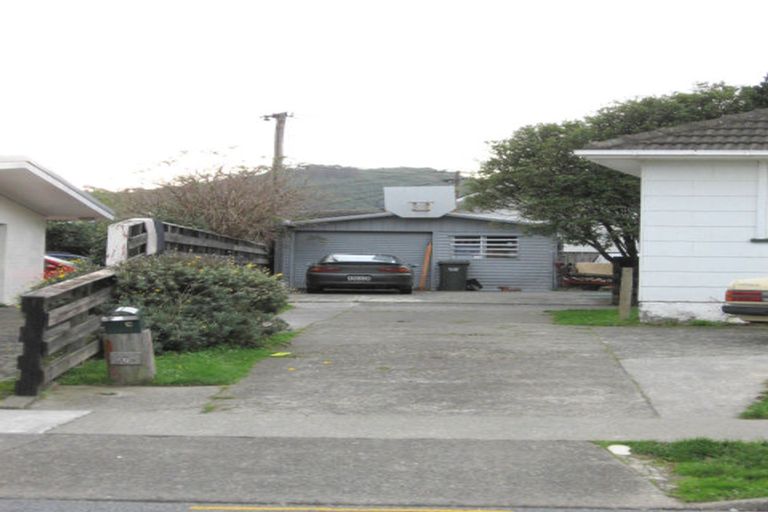 Photo of property in 2/3 Hewer Crescent, Naenae, Lower Hutt, 5011