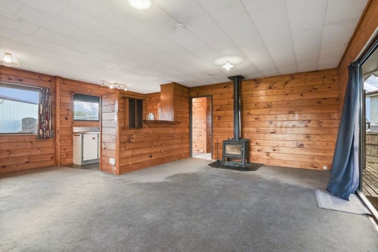 Photo of property in 48 Neri Crescent, Pomare, Rotorua, 3015