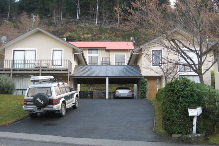 Photo of property in 7/4 Sainsbury Road, Fernhill, Queenstown, 9300
