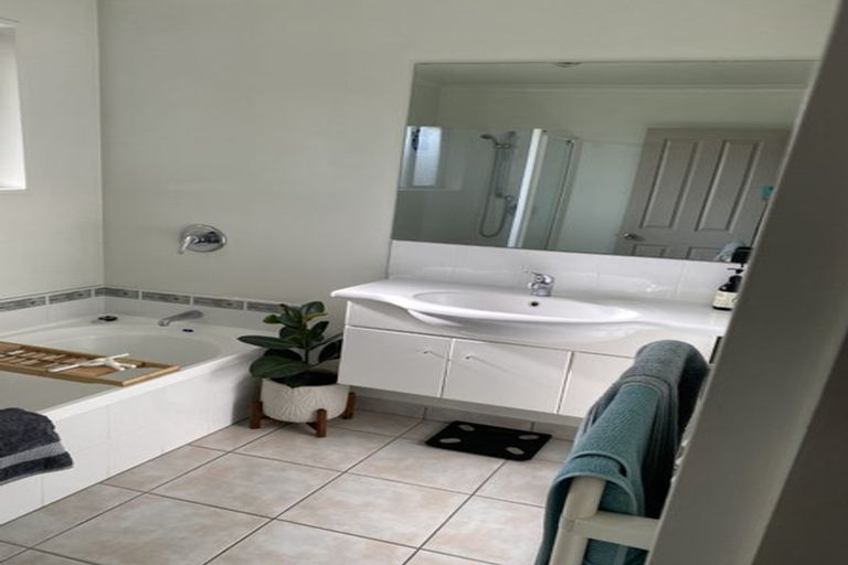 Photo of property in 22 Linkwater Way, Parklands, Christchurch, 8083