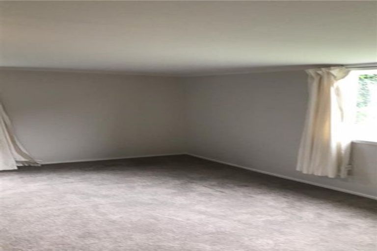 Photo of property in 30 Silverstone Place, Henderson, Auckland, 0612