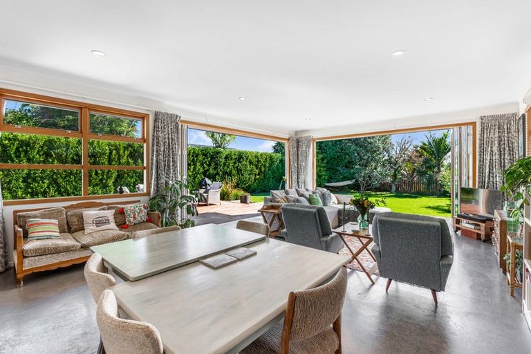 Photo of property in 36 Totara Road, Te Atatu Peninsula, Auckland, 0610