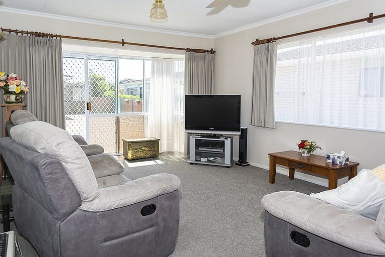 Photo of property in 36 Tukapa Street, Westown, New Plymouth, 4310
