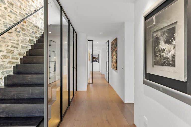 Photo of property in 34 Minaret Ridge, Wanaka, 9305