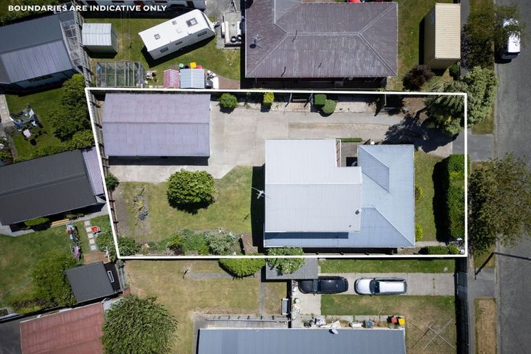 Photo of property in 15 Wychwood Crescent, Bishopdale, Christchurch, 8053