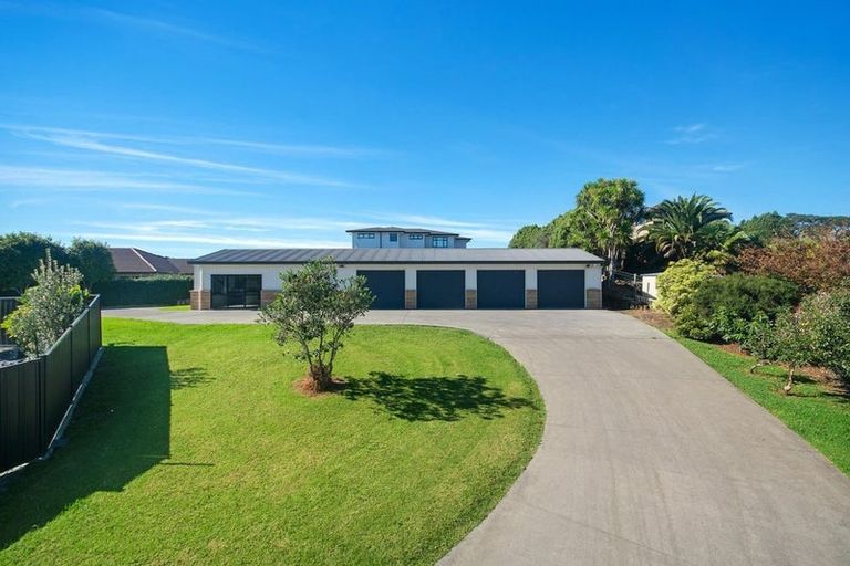 Photo of property in 8 Burgundy Park Avenue, Henderson, Auckland, 0612