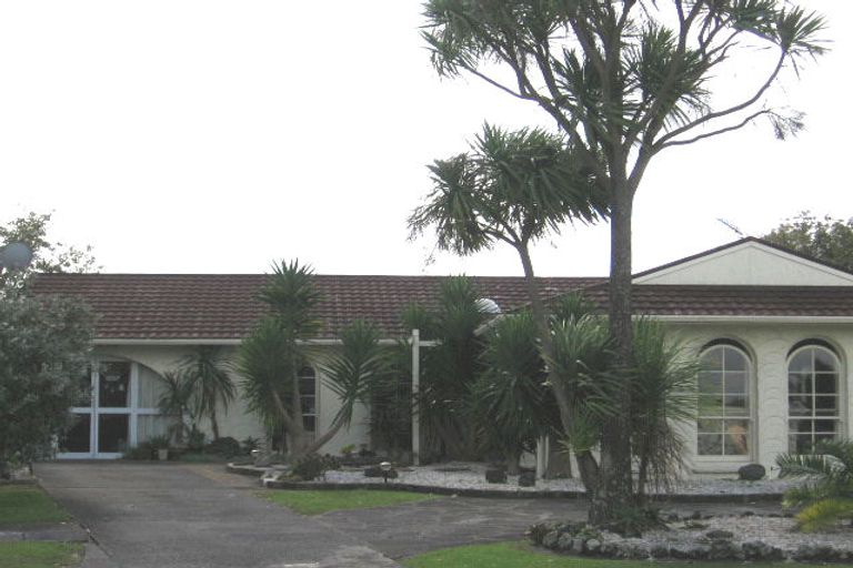 Photo of property in 12 Frank Evans Place, Henderson, Auckland, 0610