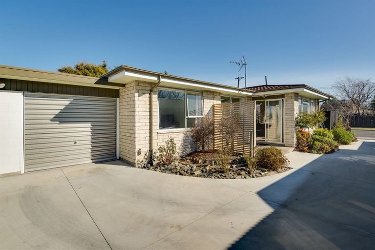 Photo of property in 1 Solway Avenue, Ilam, Christchurch, 8041
