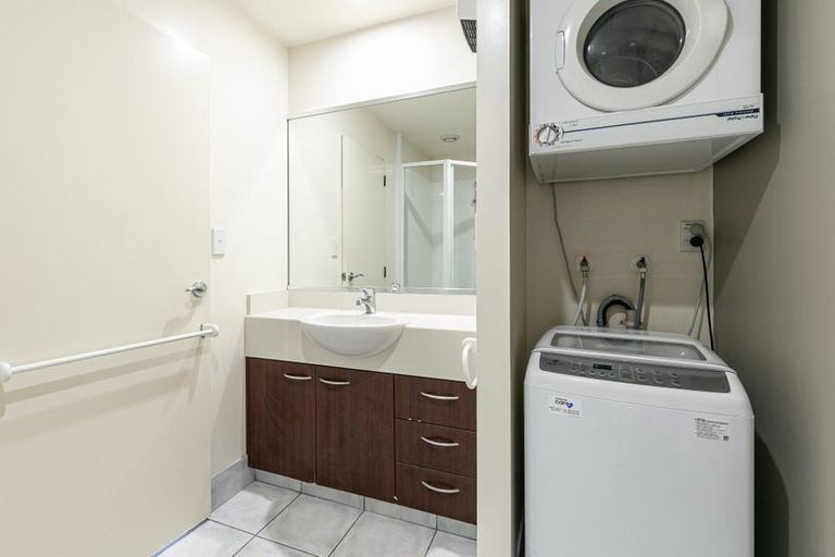 Photo of property in St Peters Apartments, 10a/192 Willis Street, Te Aro, Wellington, 6011