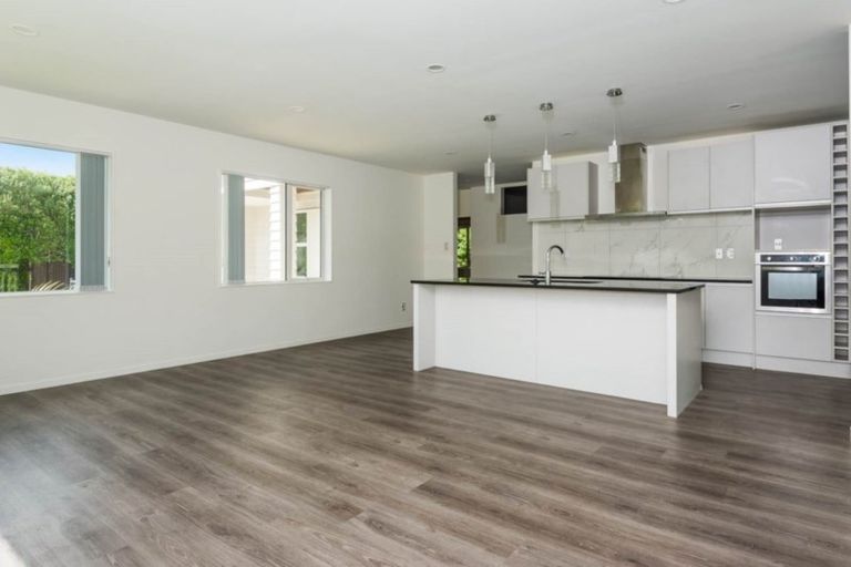 Photo of property in 91 Smythe Road, Henderson, Auckland, 0612