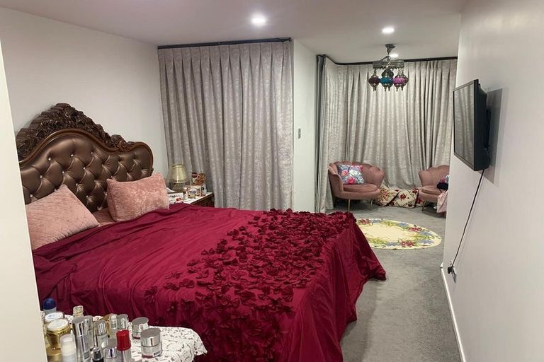 Photo of property in 8a Tiraumea Drive, Pakuranga, Auckland, 2010