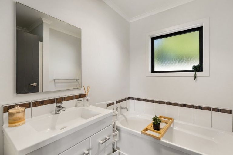 Photo of property in 106a Molyneux Avenue, Cromwell, 9310