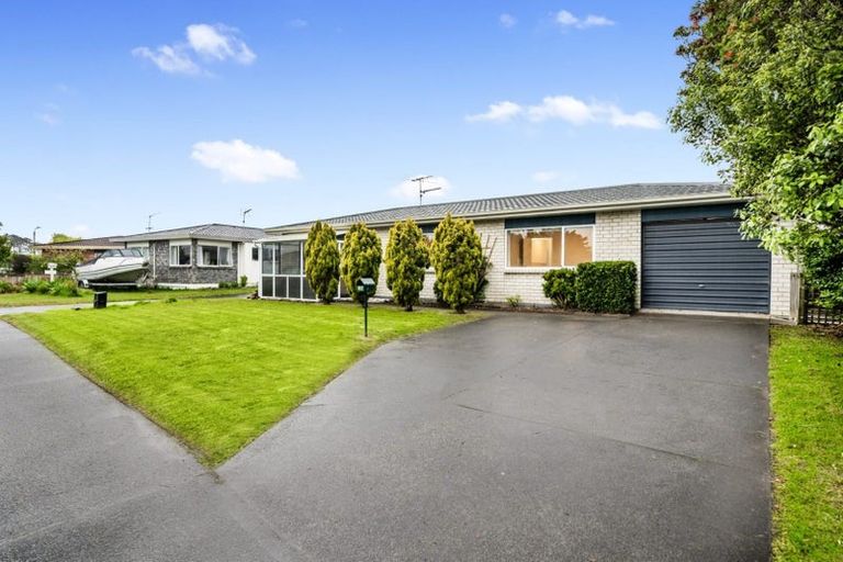 Photo of property in 32a Lakeside Drive, Orewa, 0931