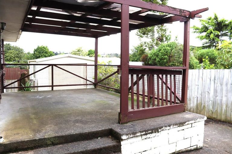 Photo of property in 2/199 Henderson Valley Road, Henderson, Auckland, 0612