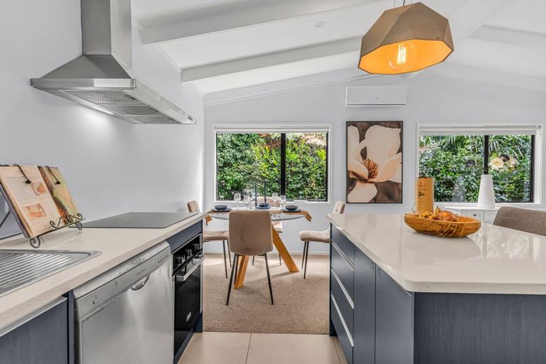 Photo of property in 1/47 Farquhar Road, Glendene, Auckland, 0602