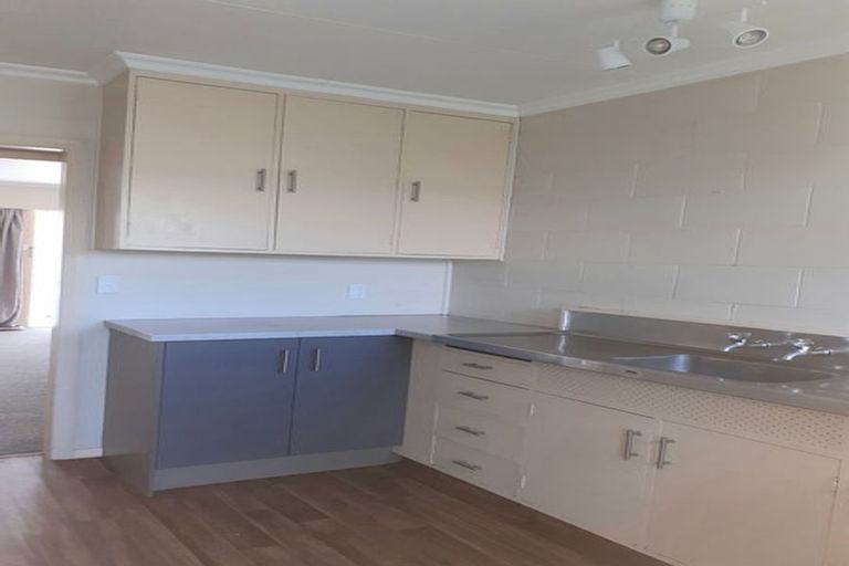 Photo of property in 6 Russell Street, Marton, 4710