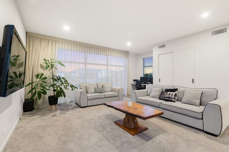Photo of property in 64 Sandhurst Drive, Papamoa Beach, Papamoa, 3118
