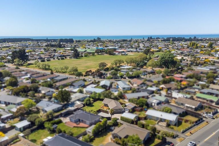 Photo of property in 447b Mairehau Road, Parklands, Christchurch, 8083