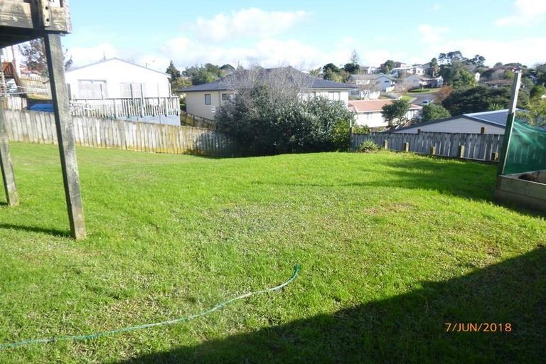 Photo of property in 28 Moire Road, Massey, Auckland, 0614
