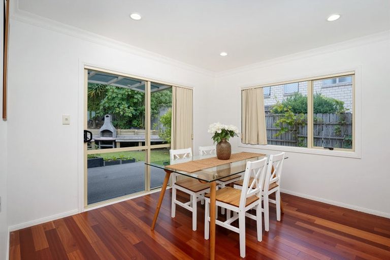 Photo of property in 24 Sapperton Drive, Henderson, Auckland, 0612