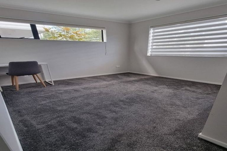 Photo of property in 320c Royal Road, Massey, Auckland, 0614