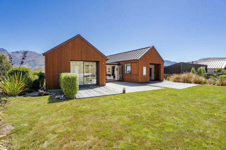Photo of property in 19 Hackett Road, Jacks Point, Queenstown, 9371