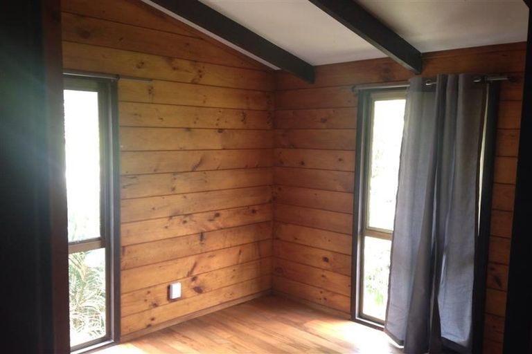 Photo of property in 26 Seaview Road, Glenfield, Auckland, 0629