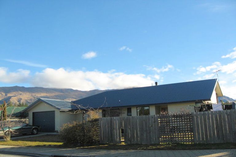 Photo of property in 22 Kings Drive, Wanaka, 9305