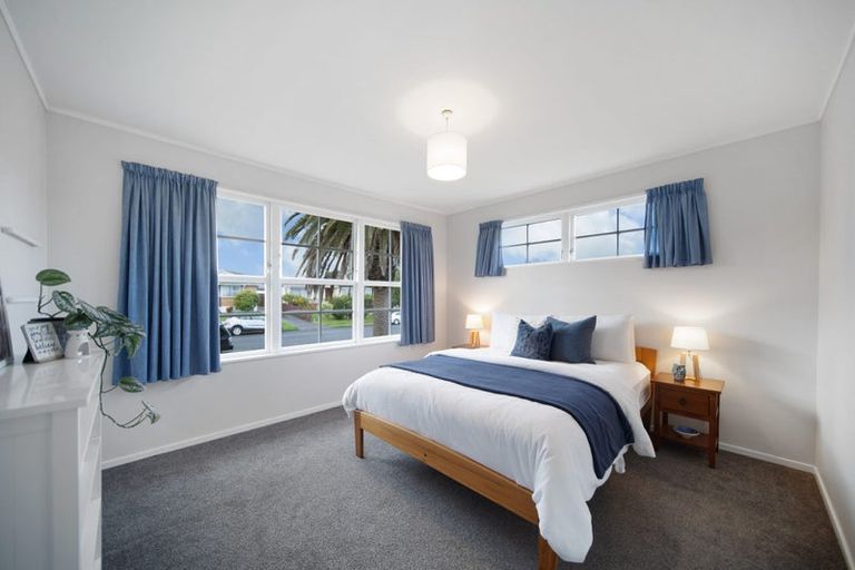 Photo of property in 71 Walworth Avenue, Pakuranga Heights, Auckland, 2010