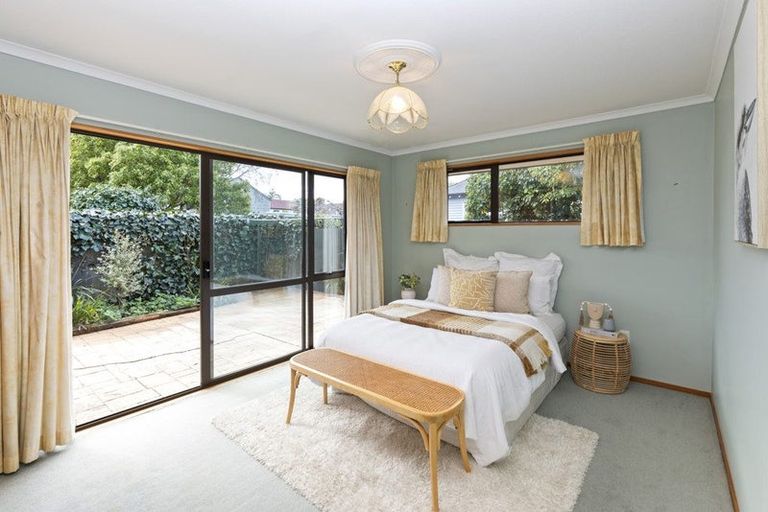 Photo of property in 32 Saint Martins Road, Saint Martins, Christchurch, 8022