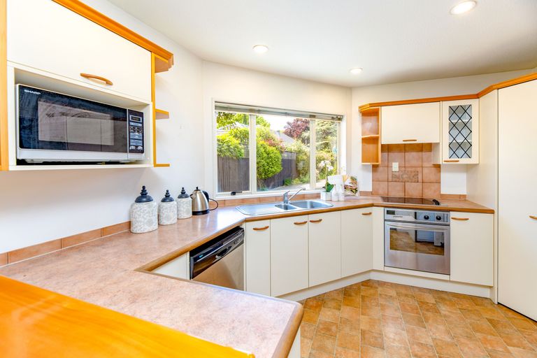 Photo of property in 65a Greers Road, Burnside, Christchurch, 8041