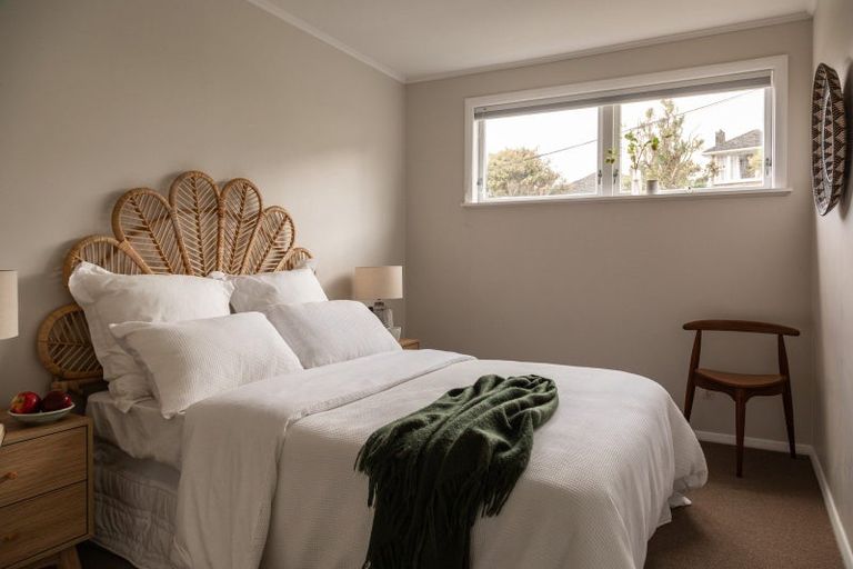 Photo of property in 2 Paparangi Crescent, Paparangi, Wellington, 6037