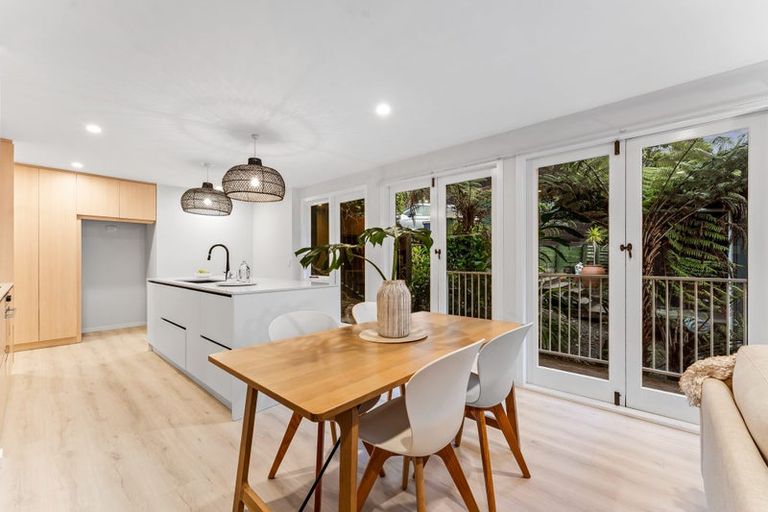 Photo of property in 1/68 Braemar Road, Castor Bay, Auckland, 0620
