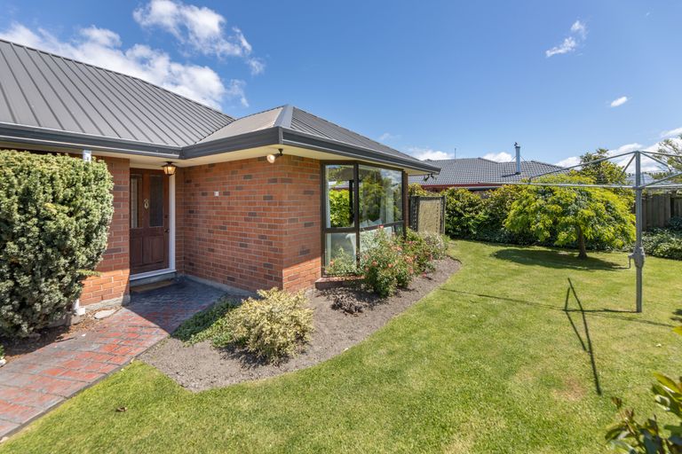 Photo of property in 61 Lowry Avenue, Redwood, Christchurch, 8051