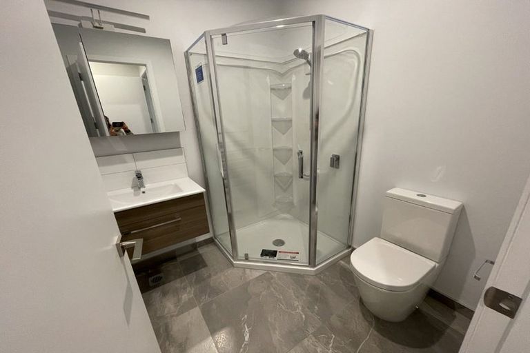 Photo of property in 16 Koreke Close, Kenepuru, Porirua, 5022