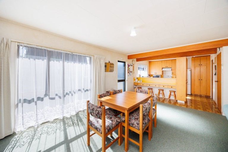 Photo of property in 2a Bristol Crescent, Roslyn, Palmerston North, 4414